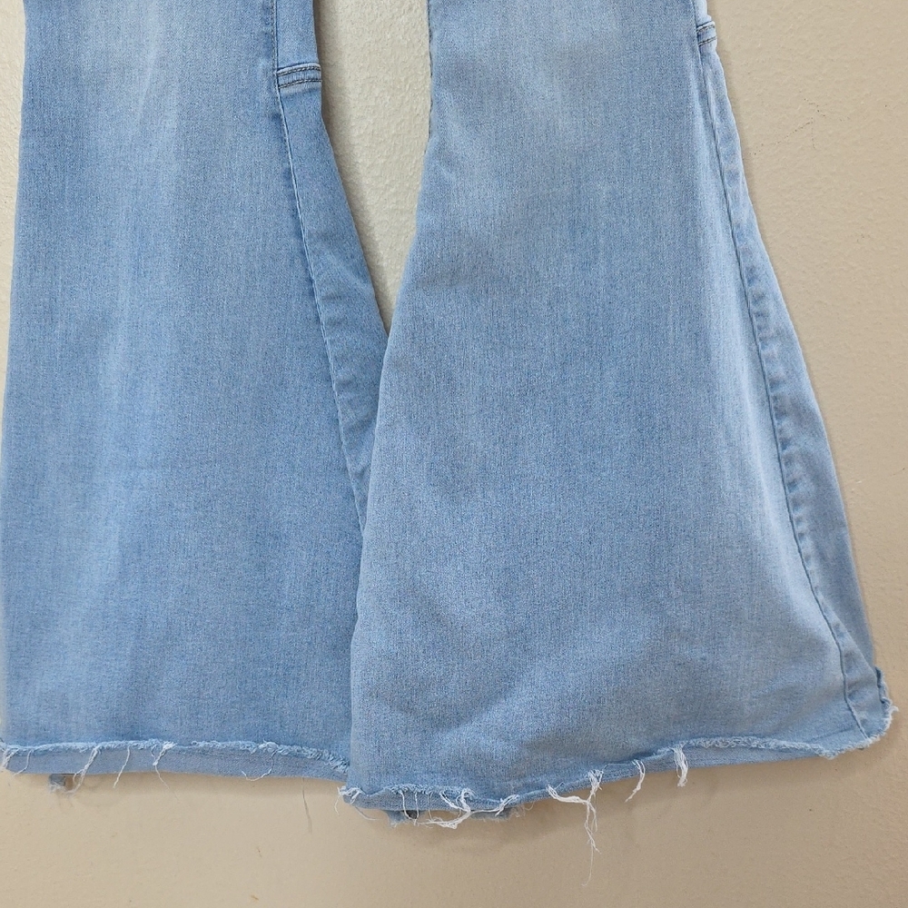 Free People Just Float On Flare Jeans Light Blue Wash Bell Bottom Size 26 Boho - Picture 7 of 13